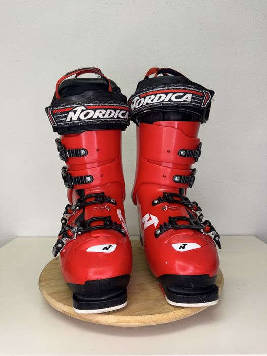 Ботинки горнолыжные б/у Nordica SpeedMachine 130 27-27,5 43й размер.