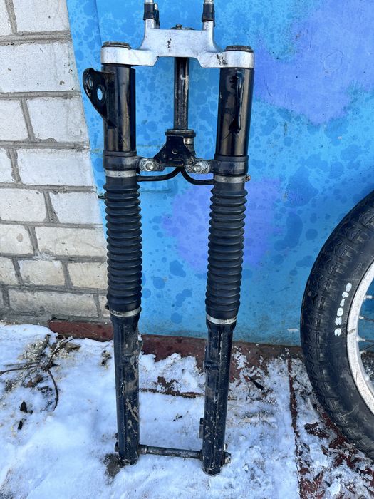 Вилка Ява 638 в отличном состоянии, в комплекте конусные подшипники!!