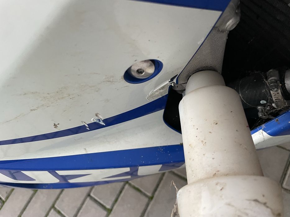 Owiewka prawa Suzuki gsxr k1 600 k2 boczna