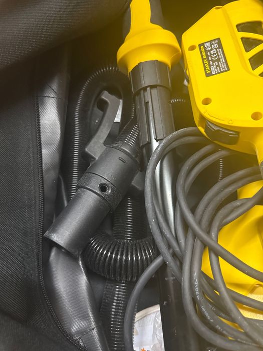 Lixadora  girafa Stanley fatmax  com mala de viagem