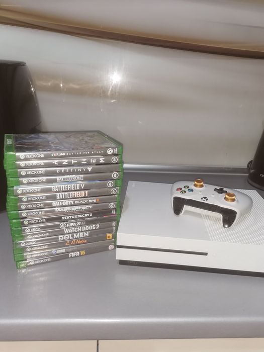 Xbox one s 1tb,pad,gry