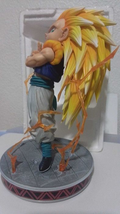 Figura Estilo Dragon Ball – SS3 – 30cm – Com Base Decorativa