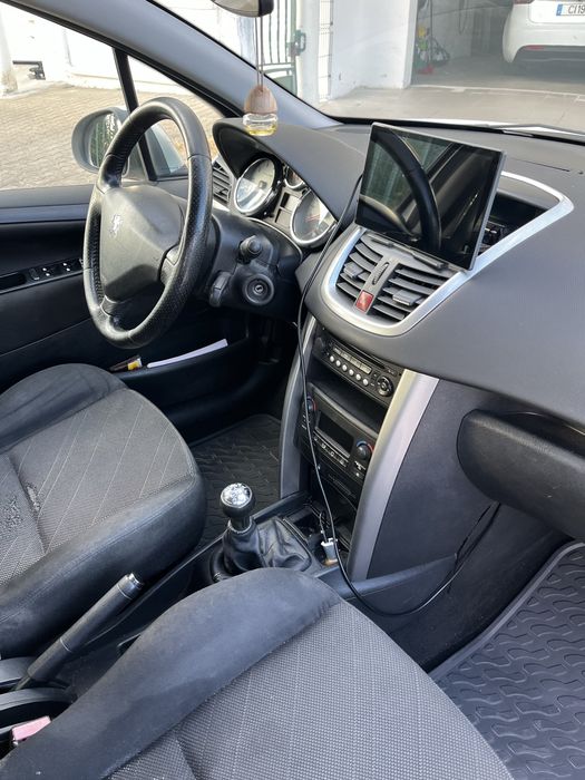 Peugeot 207 1.4 vti 95 cv