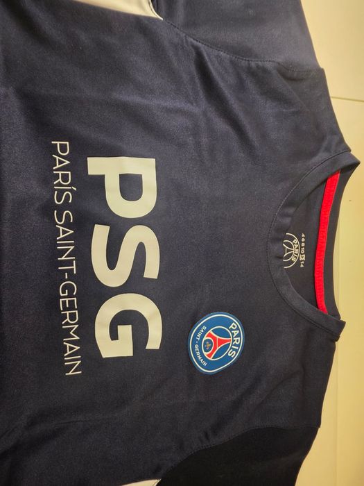 Equipamentos de futebol de treino (PSG e Roma)