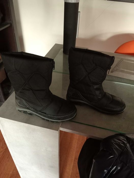 Botinhas de criança para chuva e frio