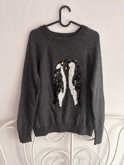 Ciemnoszary sweter z pingwinami z cekinów H&M – rozmiar S