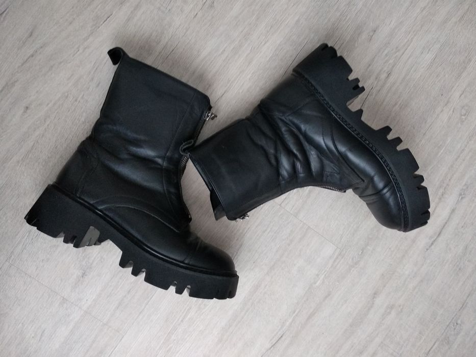 Продам кожаные ботинки
