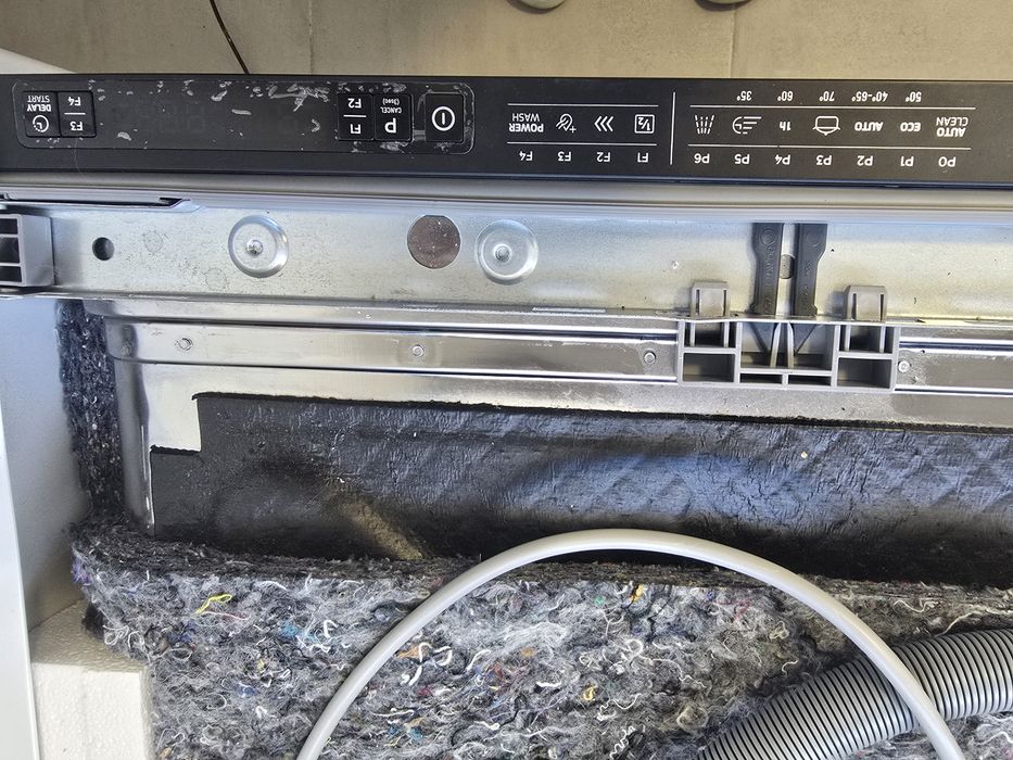 Teka DFI 46700 Encastre – Avariada – 1 Ano de Uso – Para Reparação/Peças