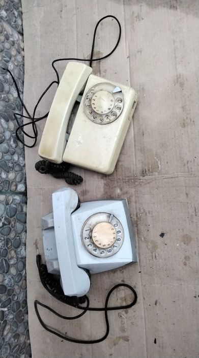 Дисковый телефон.