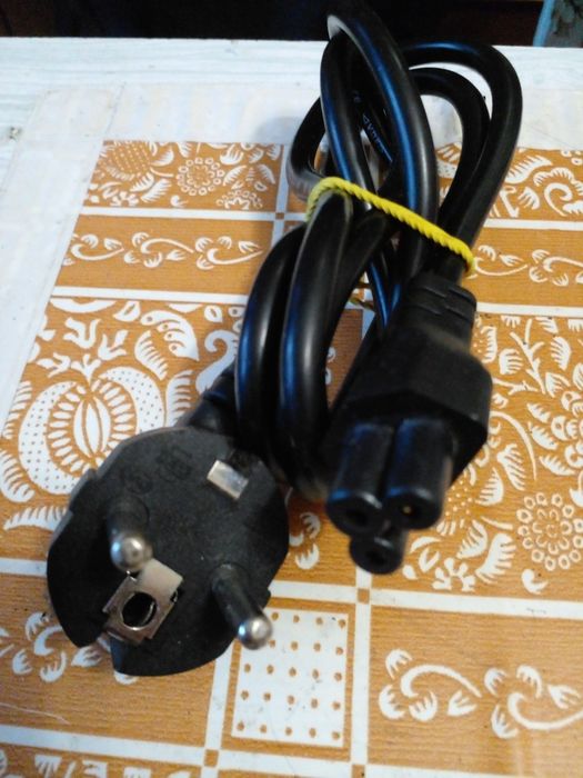 Современные разные  соединительные провода и шнуры