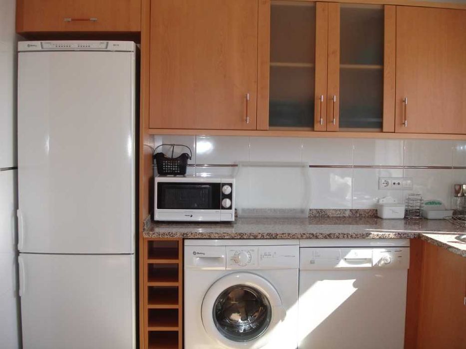 T1 - 5 pessoas,70 metros da praia Piscina e estacionamento. DESDE