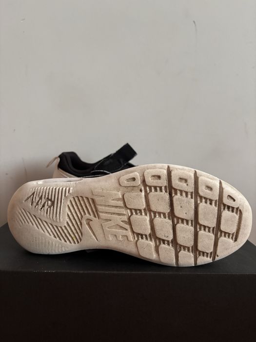 Легкі кросівки Nike