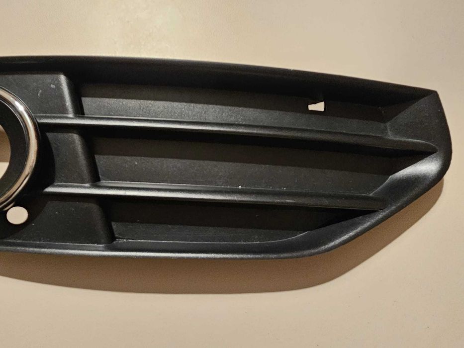 Сobertura da luz de nevoeiro (direito) Audi 4 Allroad Quattro