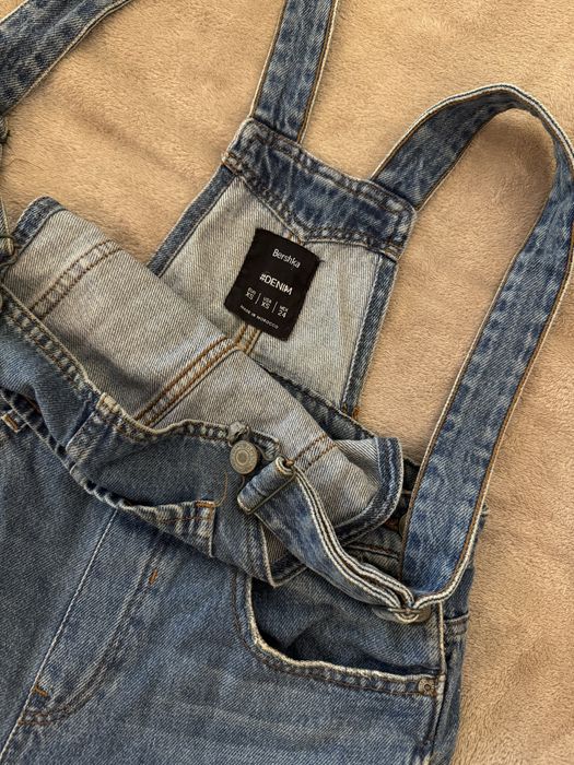 Джинсовий комбінезон bershka