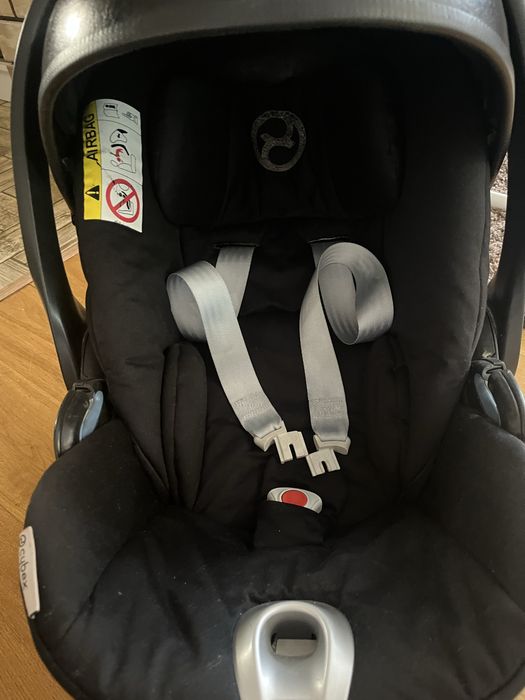 Дитяче автокрісло