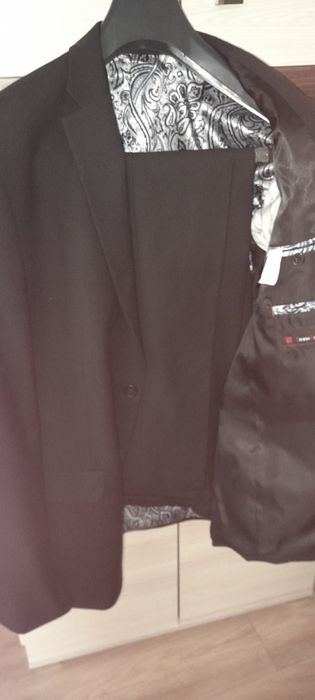 Garnitur męski raz ubrany