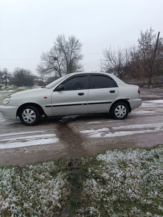 Продам авто ланос 1.5 газ бензин (газ вписаний в тех паспорт) • Авто підготовлено до зими • Замінено масла,фільтра,ГРМ,глушник,промита пічка,встановлено термостат 92 градуси,замінений антифриз,стоїть хороша зимова гума • Вкладень на даний момент не потребує! • Можливий обмін на інше авто без доплати або в якості доплати ще є Опель кадет газ бензин,моноінжектор 1.4,в нормальному робочому стані.