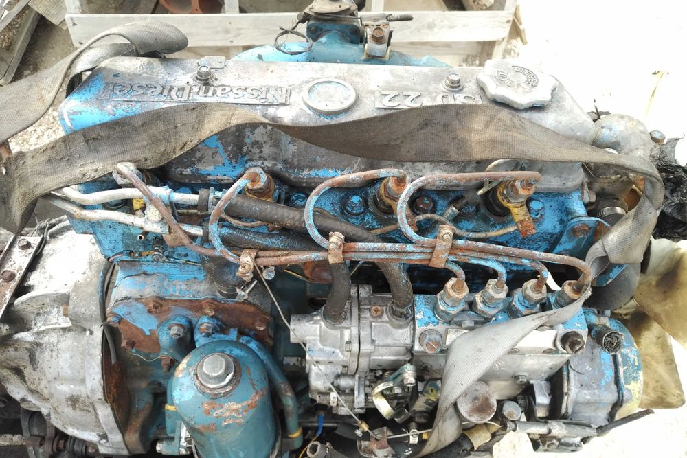 Motor Nissan SD22 2.2 diesel & caixa manual de 5 velocidades