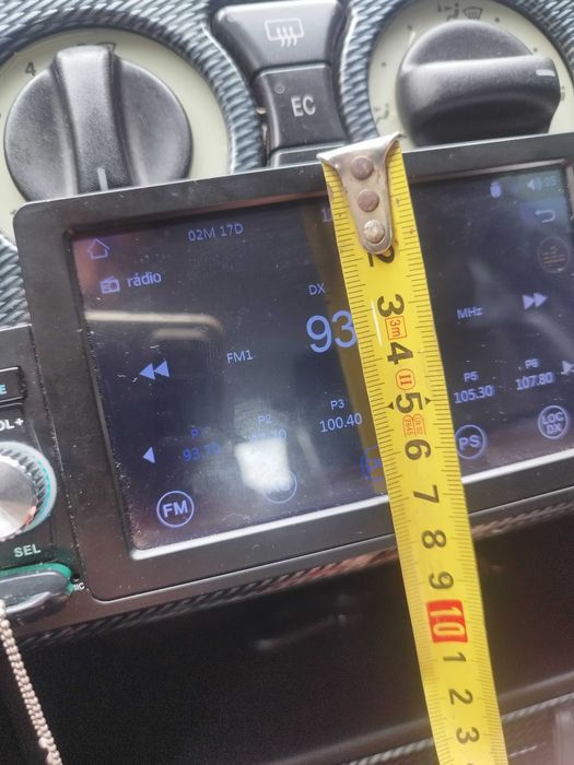 Auto rádio em bom estado