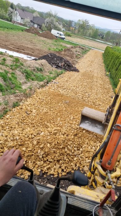 Usługi koparko-ładowarką oraz minikoparką. Przyłącza Wod-Kan.