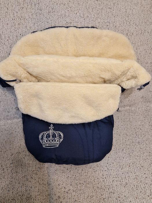 Продам детский меховой конверт на овчине