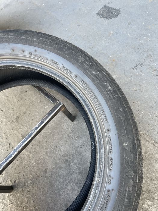 Шини літні R18 225 55 Bridgestone Склад Осокорки