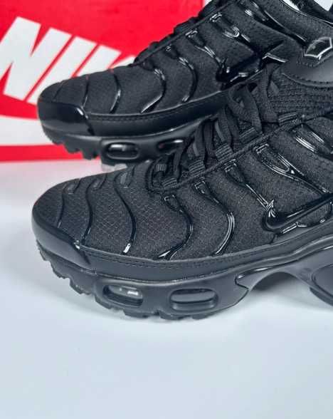 Butymęskie_NikeAirMaxTN_czarny Glany rozmiar.39