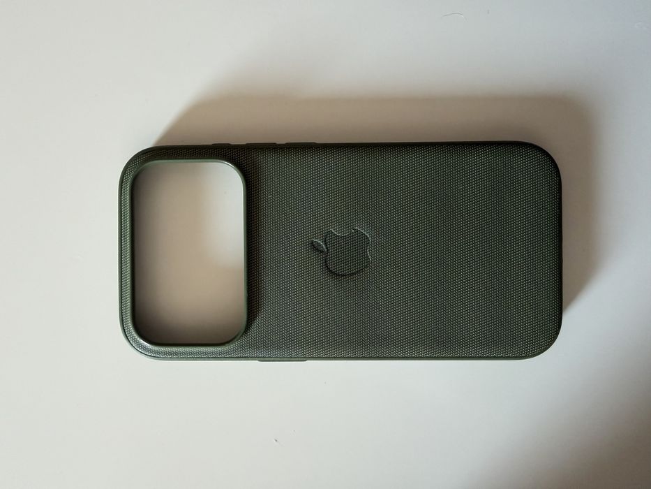 Ciemnozielone etui TechWoven Iphone 17pro