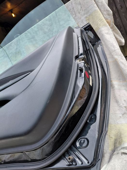 Drzwi kompletne prawe,lewe czarne toyota Celina 7