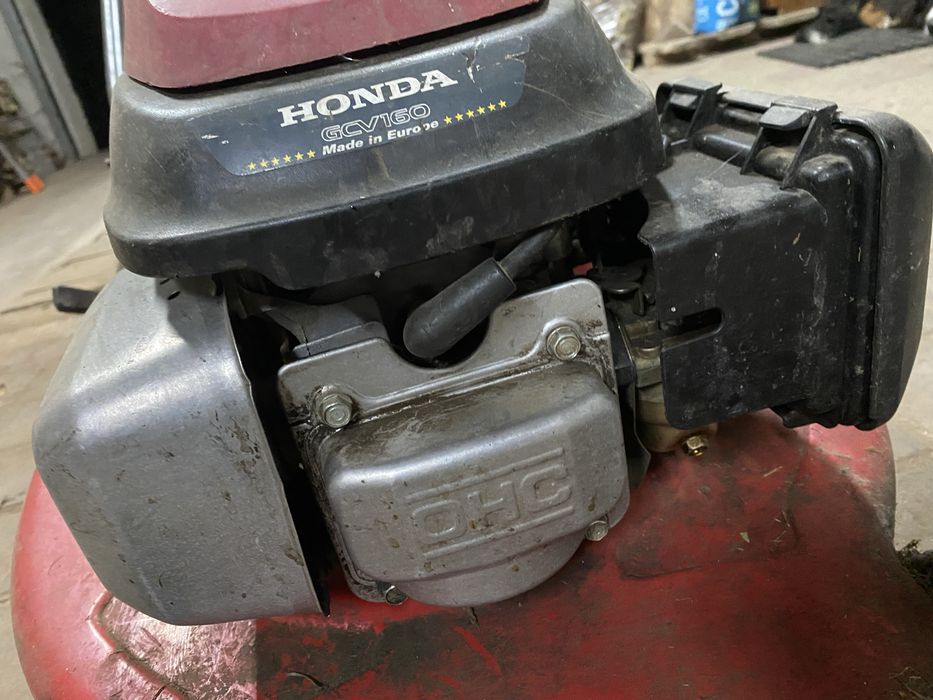 Газонокосарка бензинова