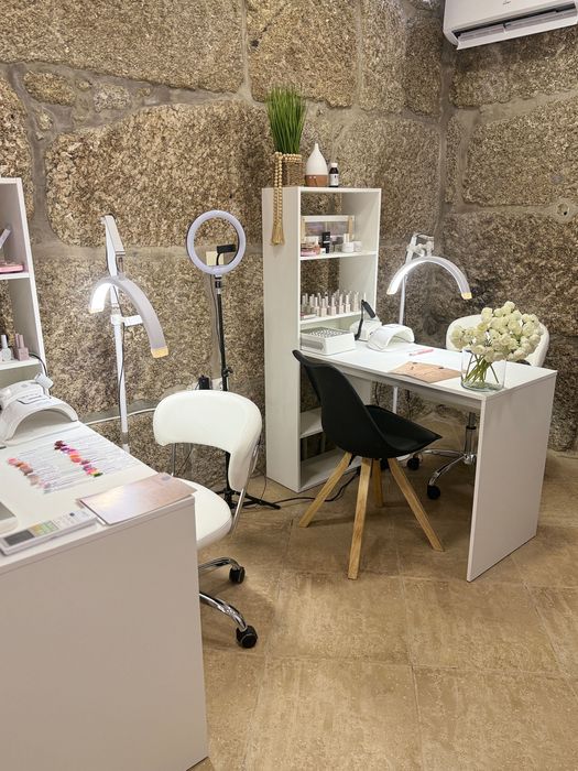 Salão de Beleza Barbearia Pronto a Funcionar Totalmente Equipado