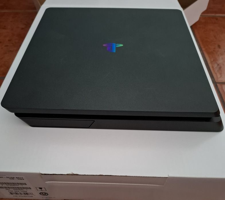 Playstation 4 500GB com FIFA20