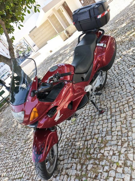 Honda Deauville NT 650