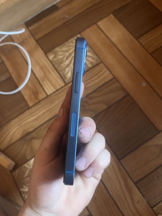 IPhone 13 mini продам на запчастини