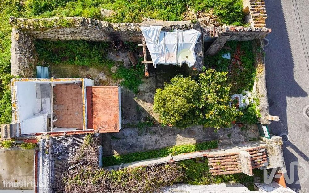 Terreno para construção em Azueira e Sobral da Abelheira de 301,00 m2