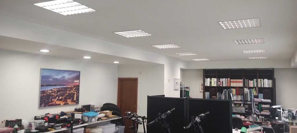 Recheio completo de escritório/ atelier com particularidades imperdiveis.