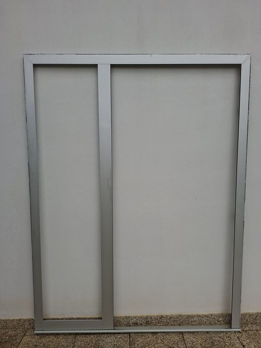 Porta entrada em alumínio com vitral