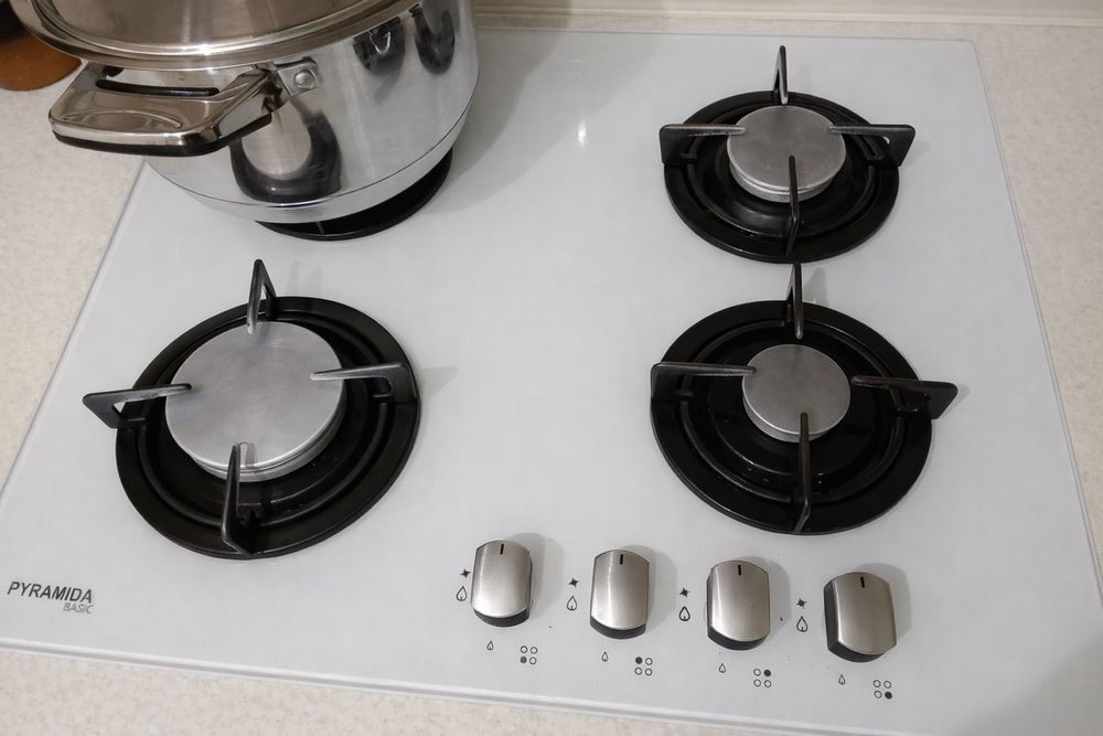 Терміново! Комплект духовка Indesit + газова панель Pyramida