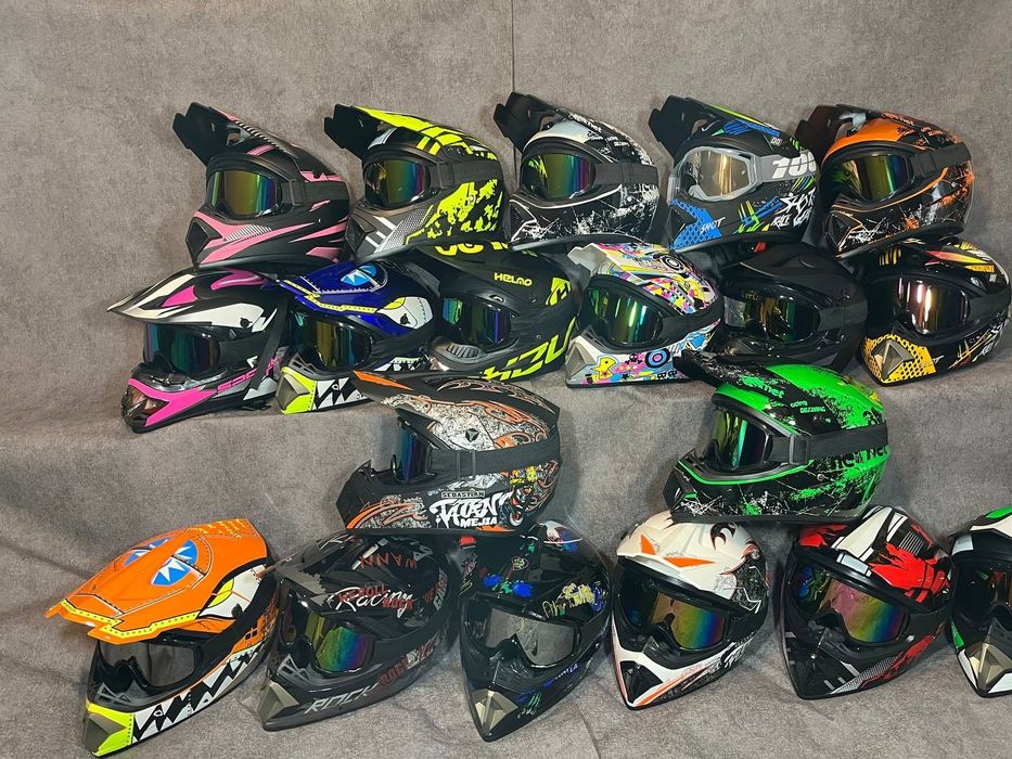 Шолом з окулярами