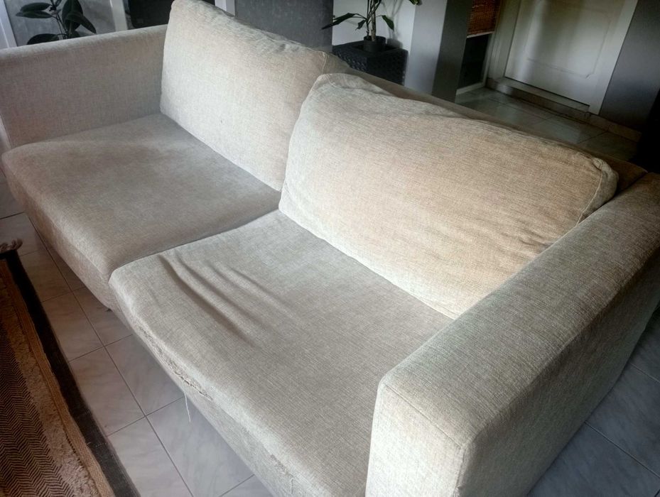 Sofá bege 2 lugares