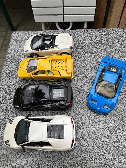 Колекційні моделі 1:18