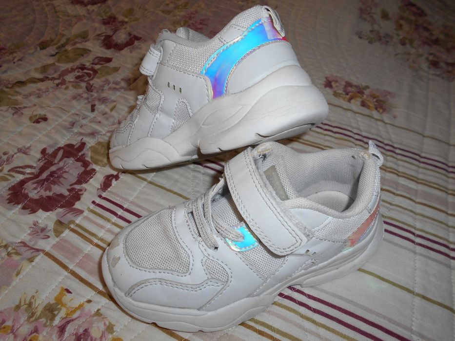 Tenis/ Sapatilhas Zippy 26, ultra leves, brancos