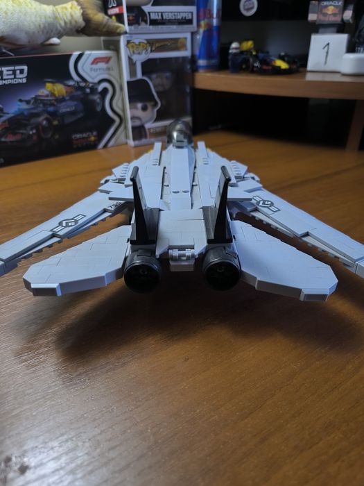 Лего літак військовий