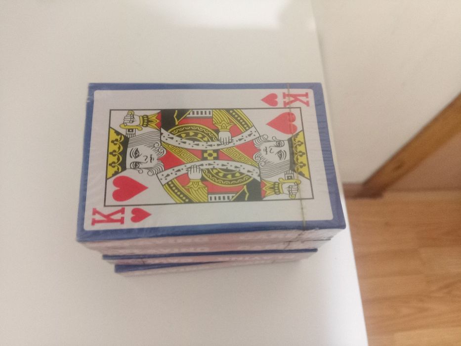 4 baralhos de cartas