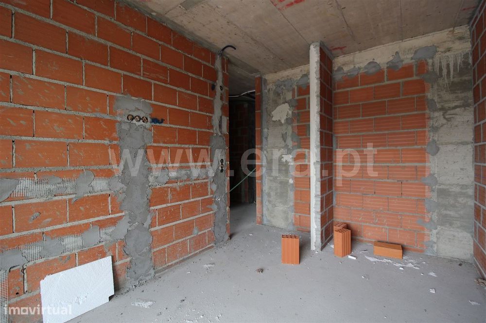 Apartamento T2 c/ varanda ; Pinhal General