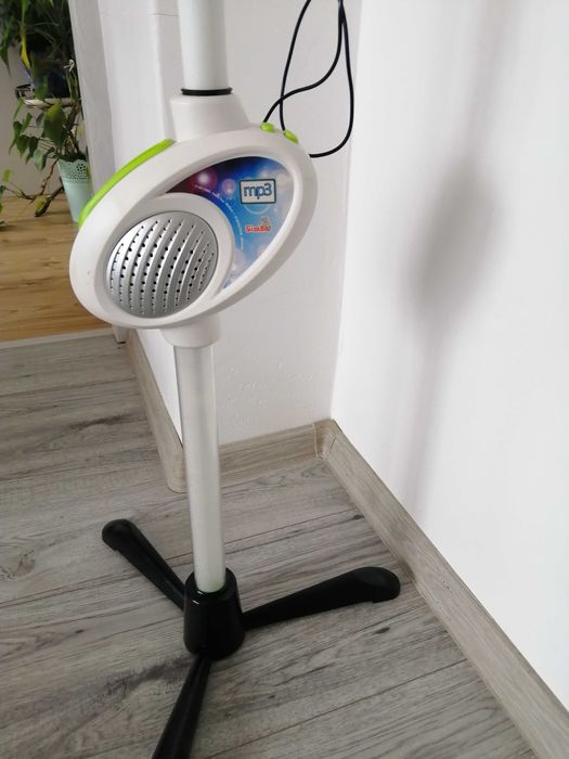 Mikrofon z stojakiem