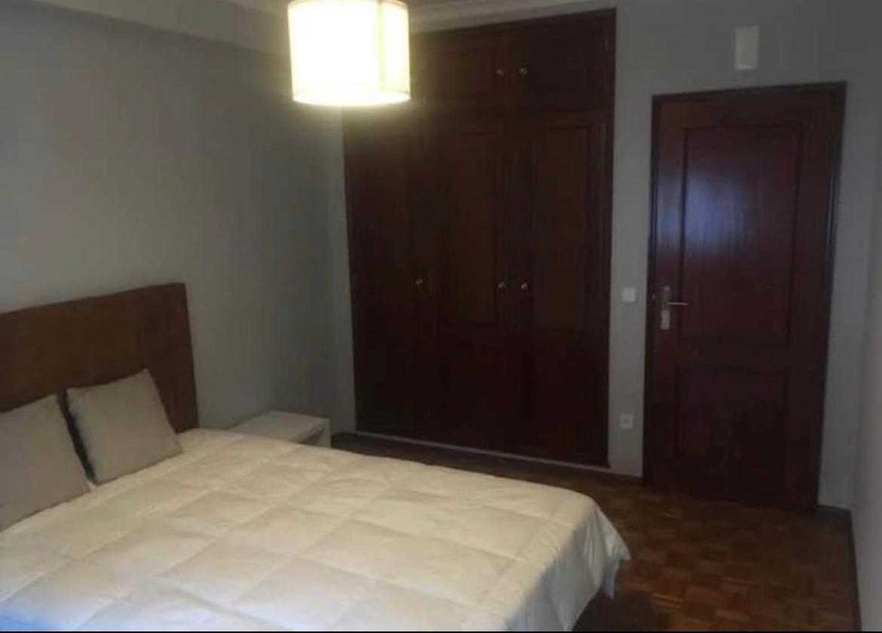 pretendo arrendar um quarto