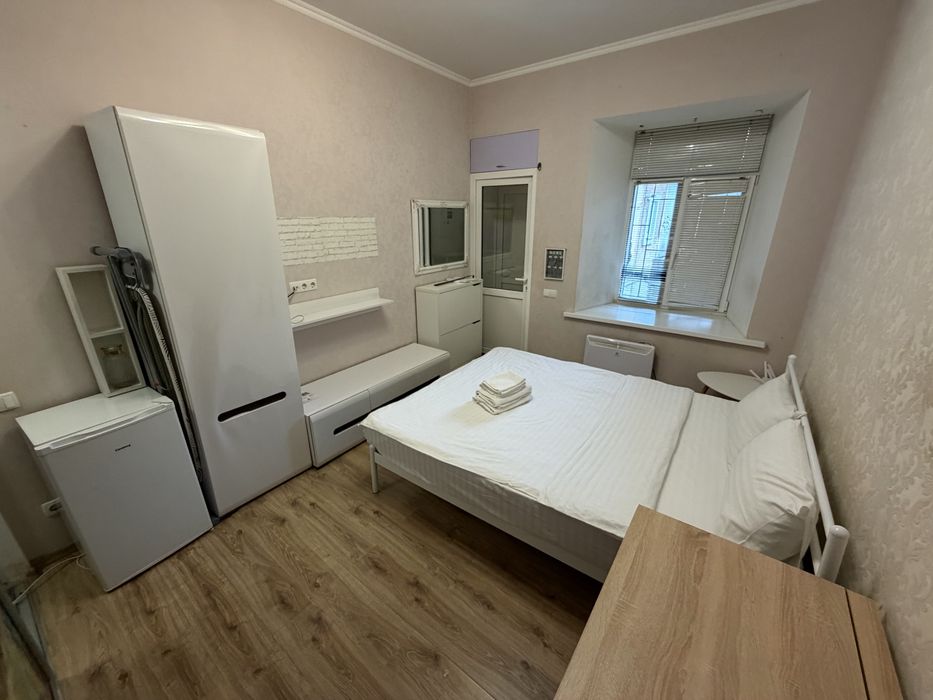 Однокімнатна квартира в самому центрі. Ремонт. Укомплектована. 17м2.