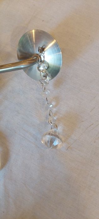 Candeeiro parede em metal com pendentes em vidro