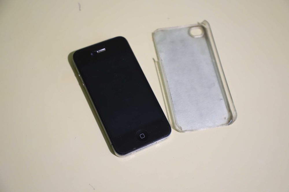 мобільний телефон iphone 4